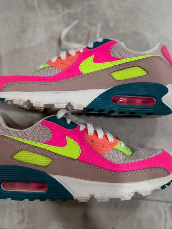 nike Shoes - Nike Air Max 90 Sneakers Size 8.5